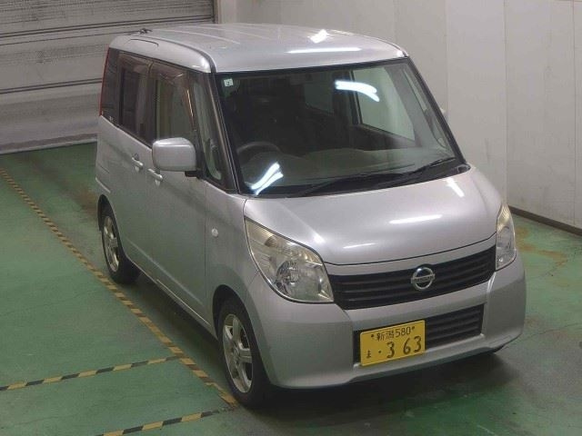 NISSAN ROOX 2012