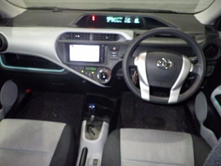 TOYOTA AQUA 2012