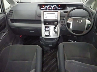 TOYOTA NOAH 2009