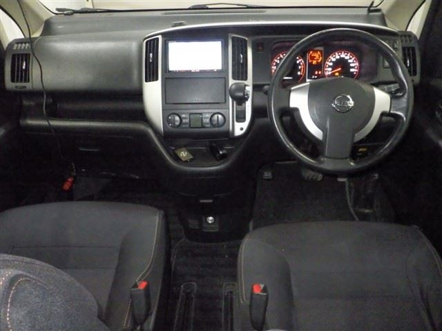 NISSAN SERENA 2009