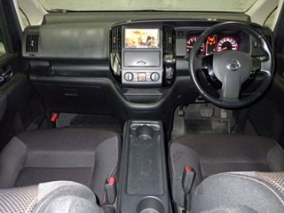 NISSAN SERENA 2010