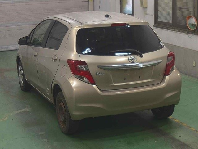TOYOTA VITZ 2014