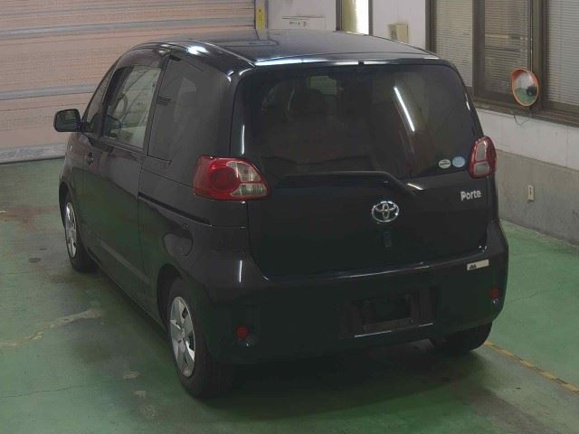 TOYOTA PORTE 2009