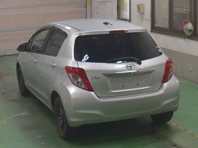 TOYOTA VITZ 2012