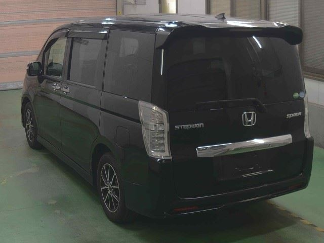 HONDA STEP WAGON 2013