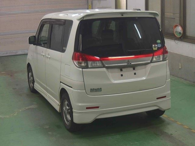 MITSUBISHI DELICA D2 2012