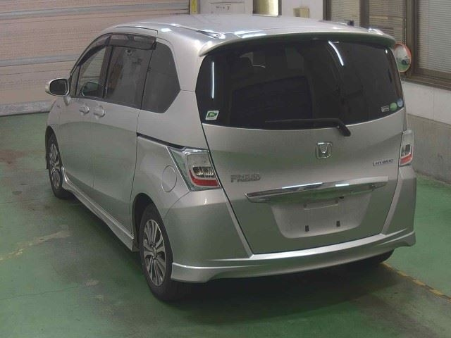 HONDA FREED 2013