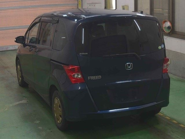 HONDA FREED 2010
