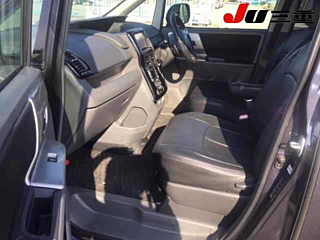 TOYOTA VOXY 2009