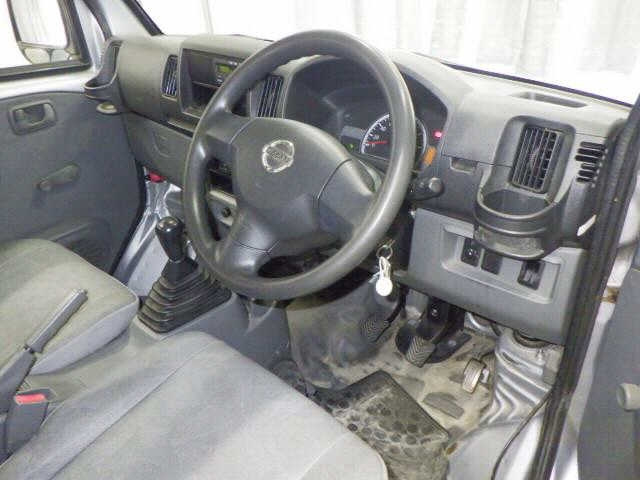 NISSAN CLIPPER VAN 2010