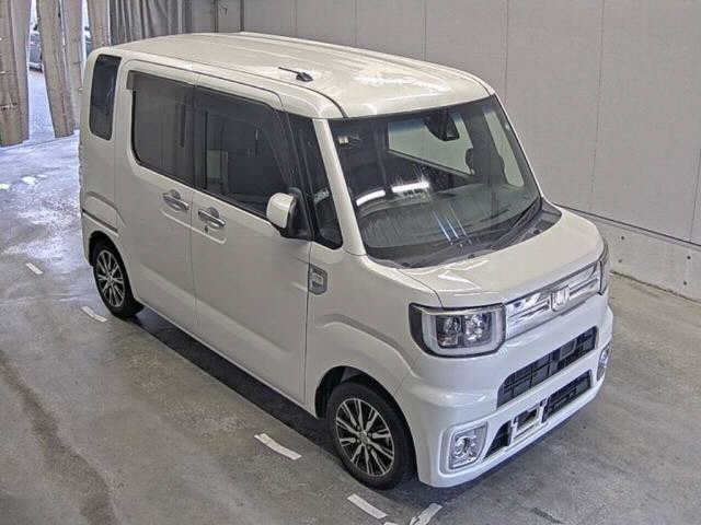 DAIHATSU WAKE 2016