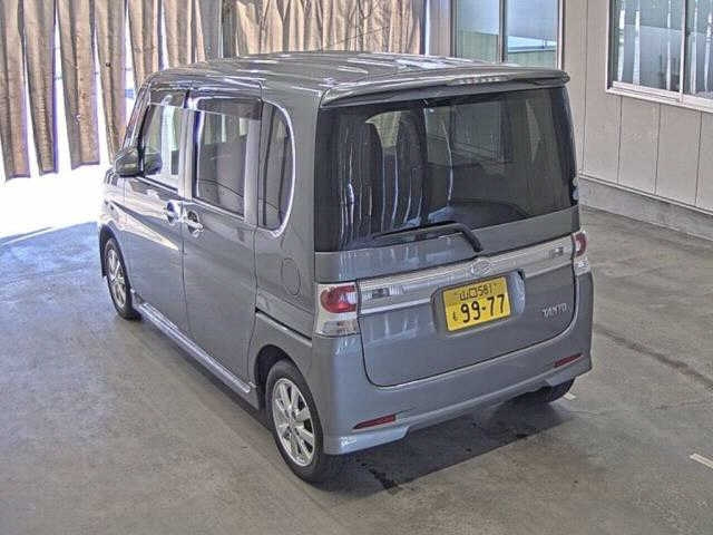 DAIHATSU TANTO 2009