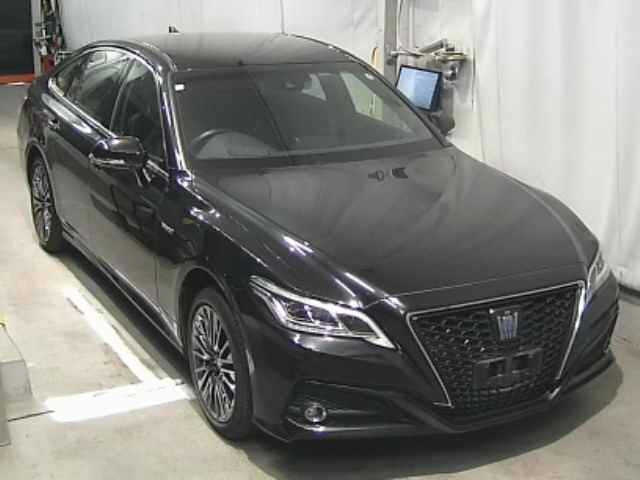 TOYOTA CROWN 2018