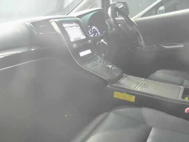 TOYOTA ALPHARD 2013
