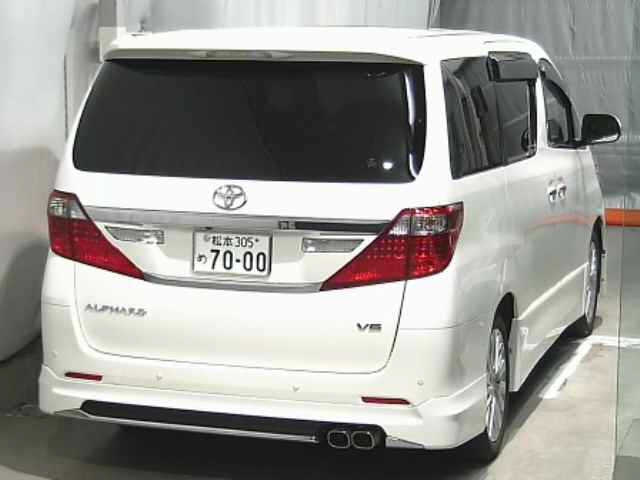 TOYOTA ALPHARD 2013