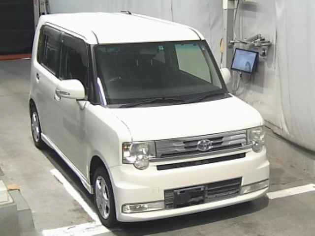 TOYOTA PIXIS SPACE 2014