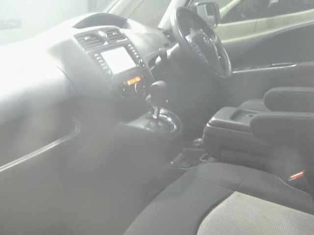 NISSAN SERENA 2012