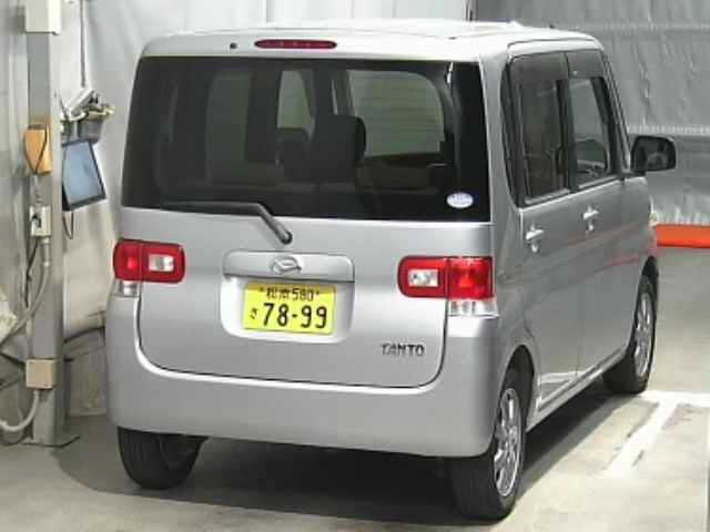 DAIHATSU TANTO 2008