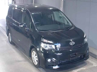 TOYOTA VOXY 2010