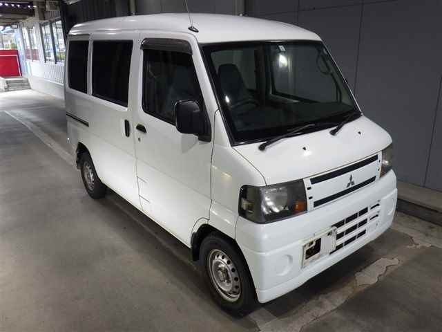MITSUBISHI MINICAB VAN 2010