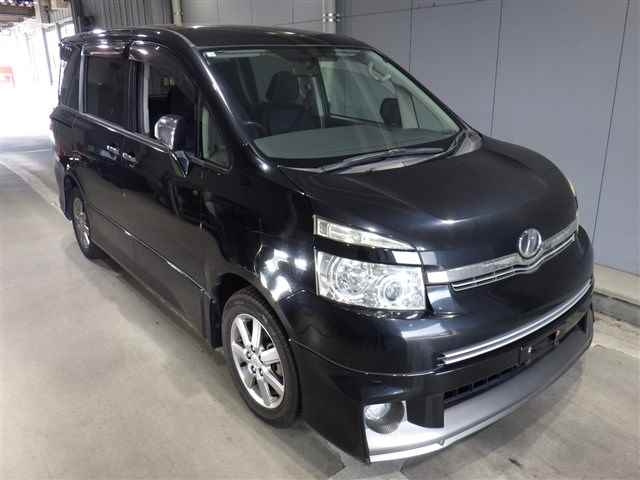 TOYOTA VOXY 2008