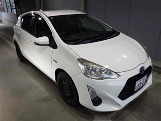 TOYOTA AQUA 2016