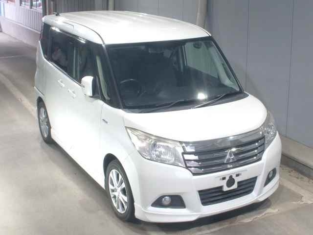 MITSUBISHI DELICA D2 2016