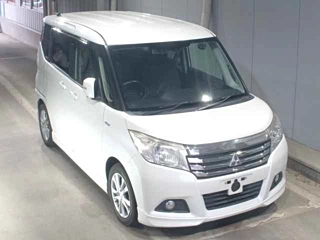 MITSUBISHI DELICA D2 2016