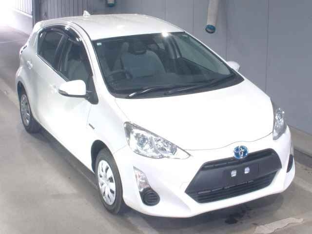 TOYOTA AQUA 2016