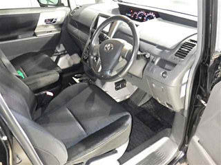 TOYOTA VOXY 2008