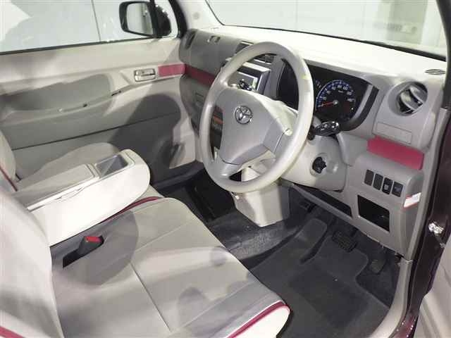 TOYOTA PIXIS SPACE 2011