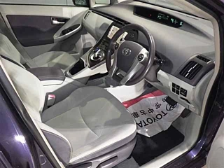 TOYOTA PRIUS 2011