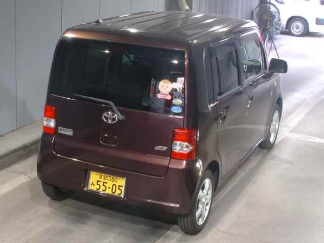 TOYOTA PIXIS SPACE 2011