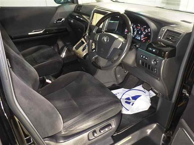 TOYOTA ALPHARD 2011