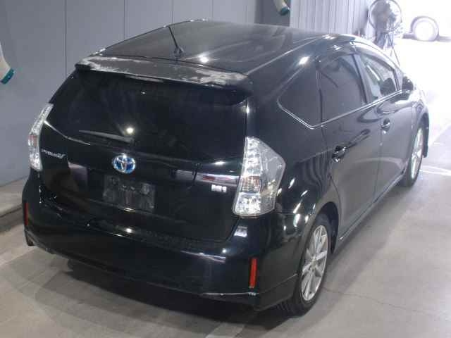 TOYOTA PRIUS ALPHA 2012