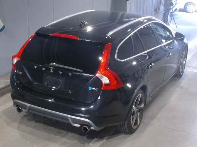 VOLVO V60 2013
