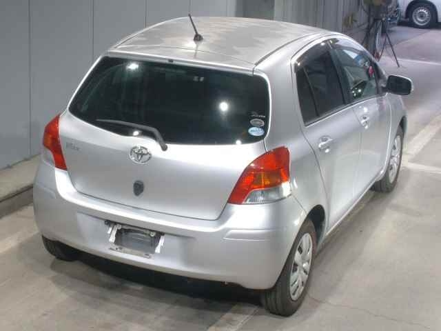 TOYOTA VITZ 2010