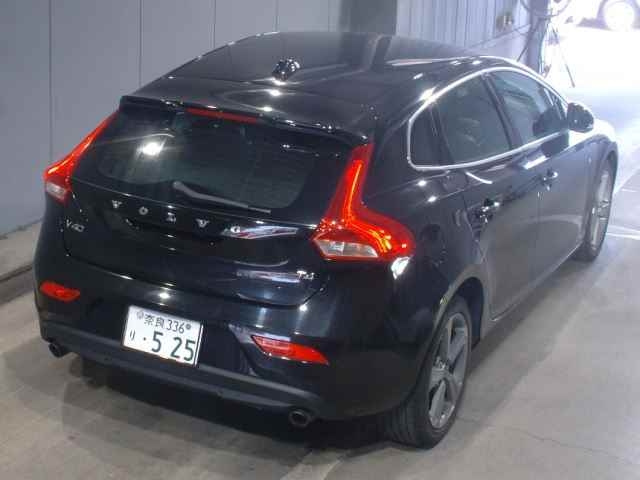 VOLVO V40 2013