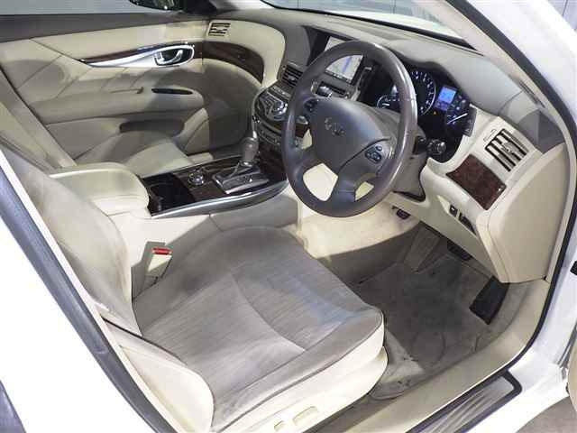 NISSAN FUGA 2016