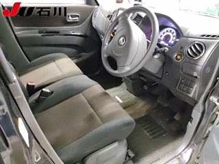 NISSAN ROOX 2011