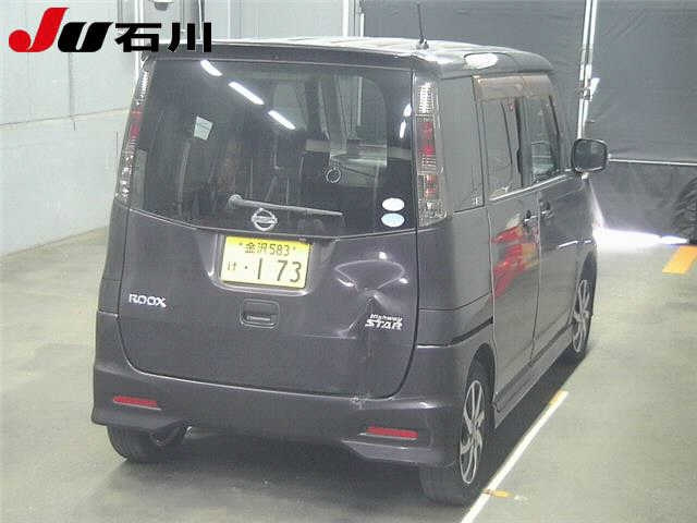 NISSAN ROOX 2011