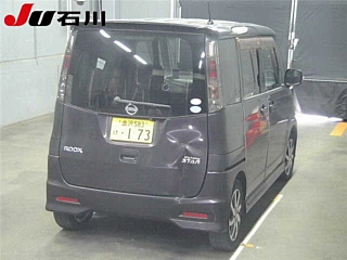 NISSAN ROOX 2011