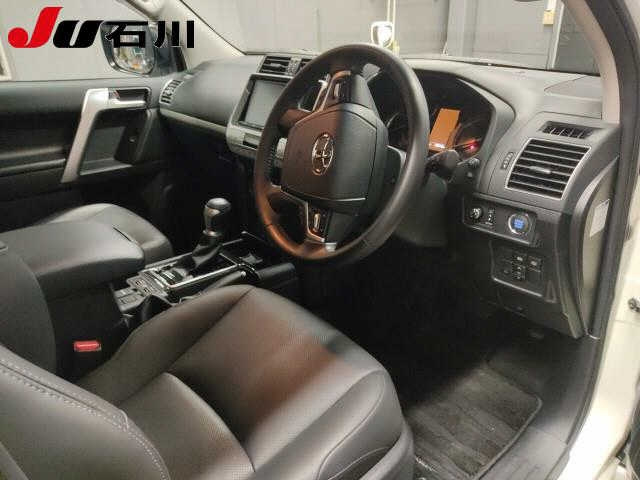 TOYOTA LAND CRUISER PRADO 2021