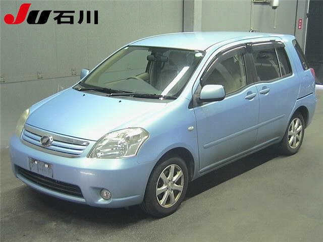 TOYOTA RAUM 2010