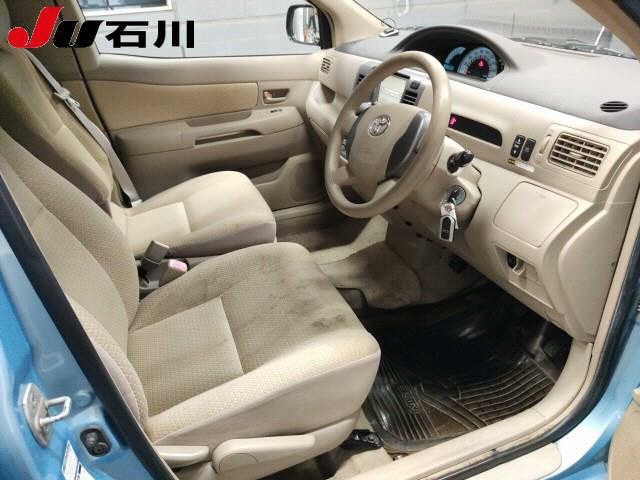 TOYOTA RAUM 2009