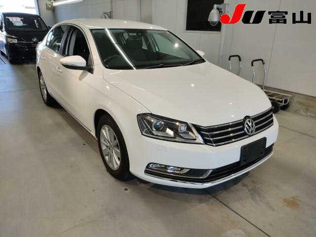 VOLKSWAGEN PASSAT 2012