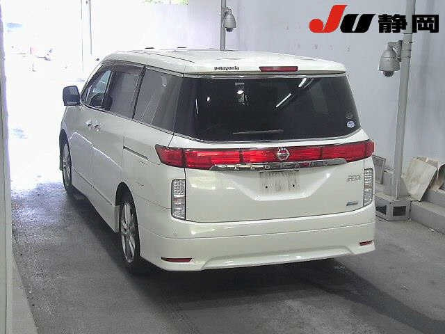 NISSAN ELGRAND 2010