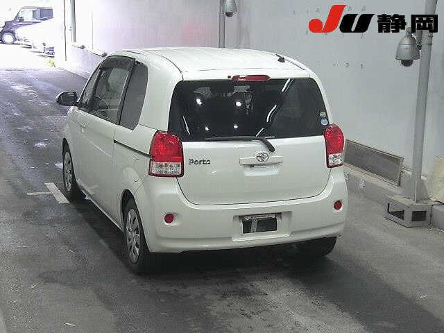 TOYOTA PORTE 2016