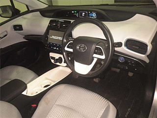 TOYOTA PRIUS 2016