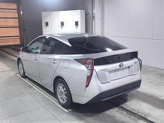 TOYOTA PRIUS 2016